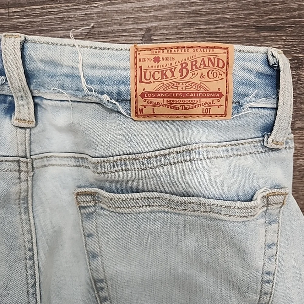 Lucky Brand Women's Faded Blue Skinny Jeans - Picture 9 of 9